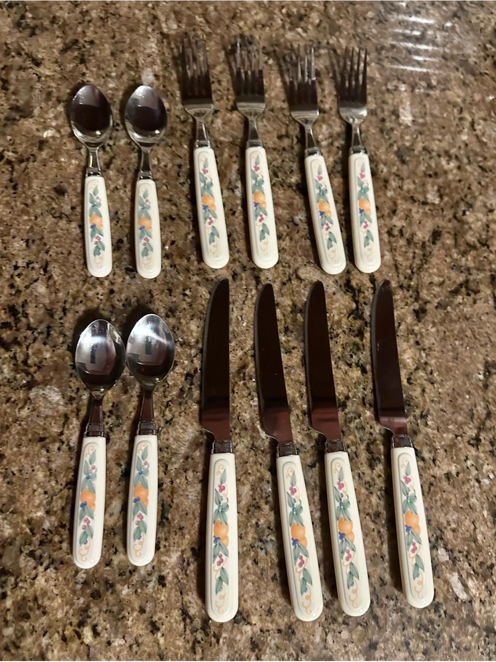 Corelle Abundance pattern Cutlery Set - 12-Piece Home Dining Flatware